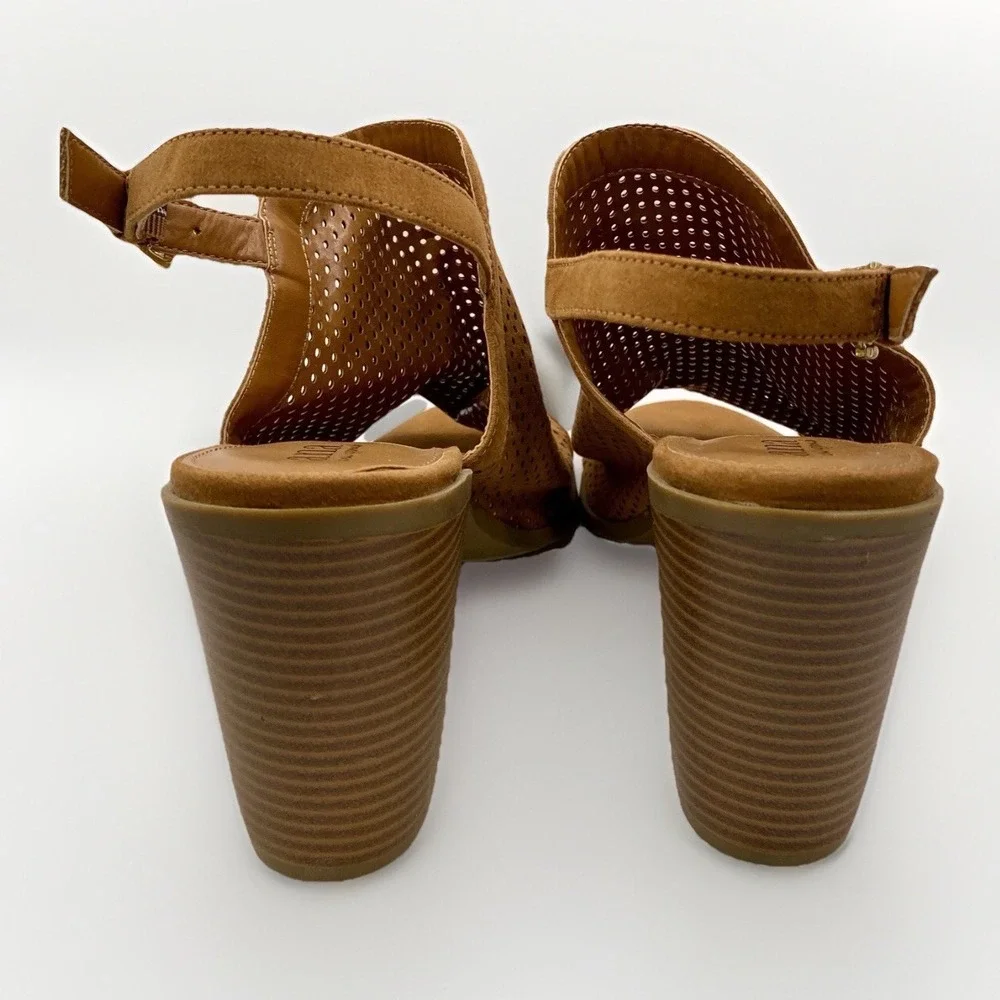 ANA Madelyn Wide Block Heel Sandals Cognac Vegan‎ Suede Womans 9.5 Peep Toe